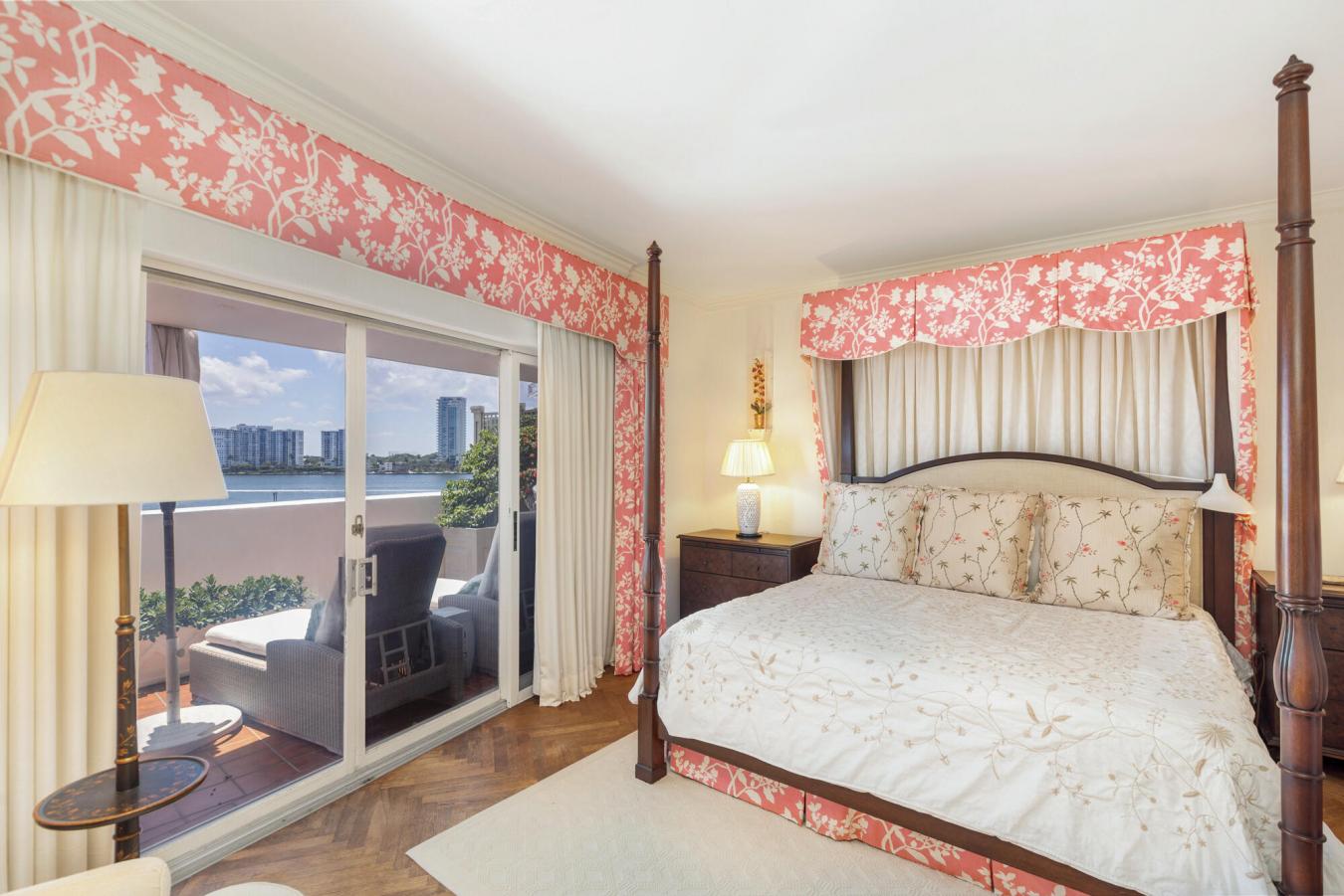 Palm Beach, Florida, 33480, United States, 3 Bedrooms Bedrooms, ,3 BathroomsBathrooms,Residential,For Sale,2049711