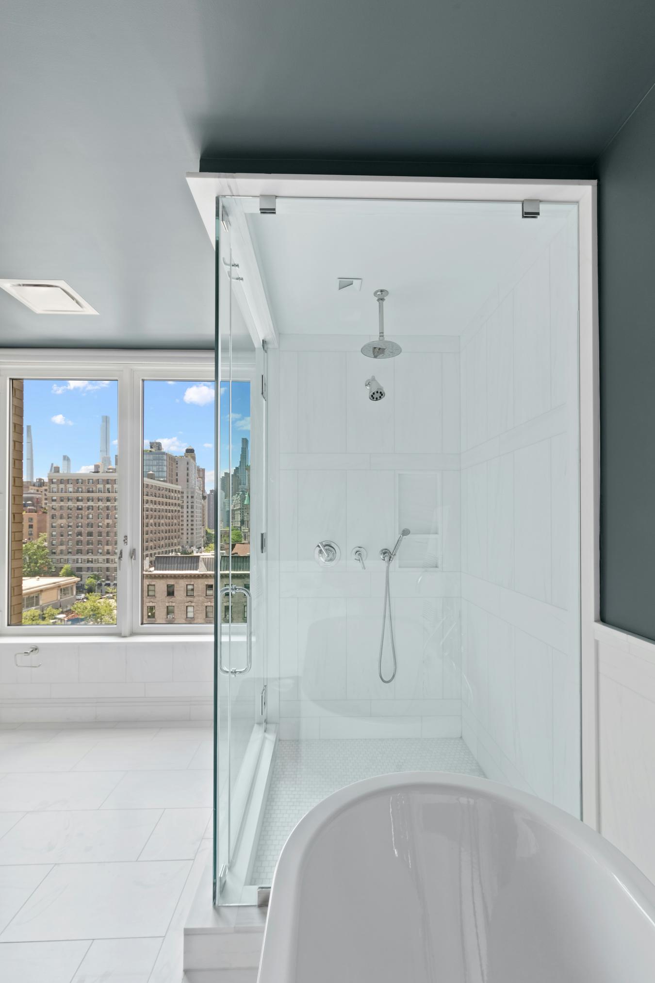 New York, New York, 10024, United States, 4 Bedrooms Bedrooms, ,3 BathroomsBathrooms,Residential,For Sale,2049708