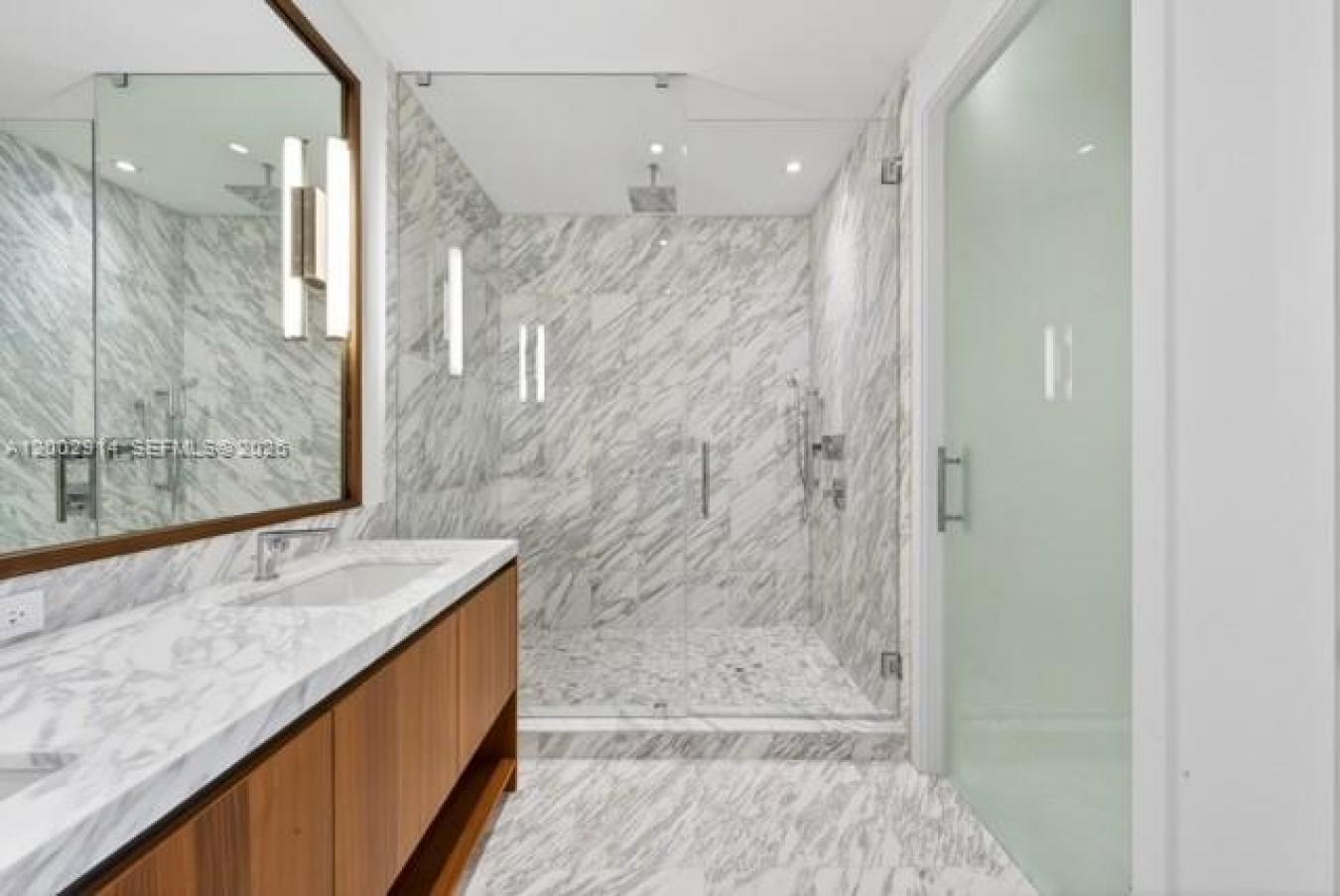 Miami, Florida, 33129, United States, 4 Bedrooms Bedrooms, ,4 BathroomsBathrooms,Residential,For Sale,2049707
