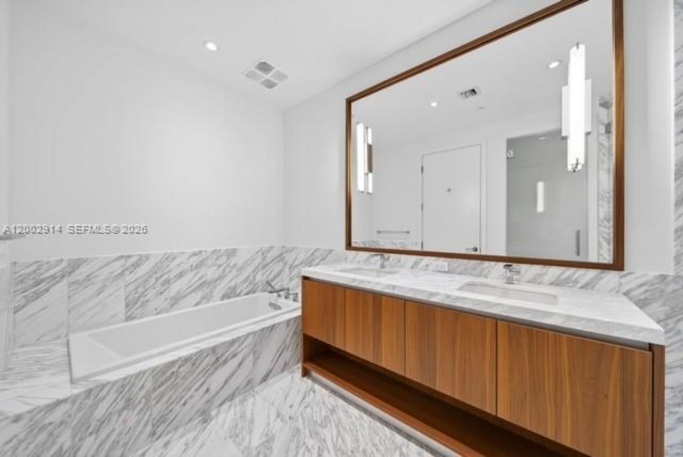 Miami, Florida, 33129, United States, 4 Bedrooms Bedrooms, ,4 BathroomsBathrooms,Residential,For Sale,2049707
