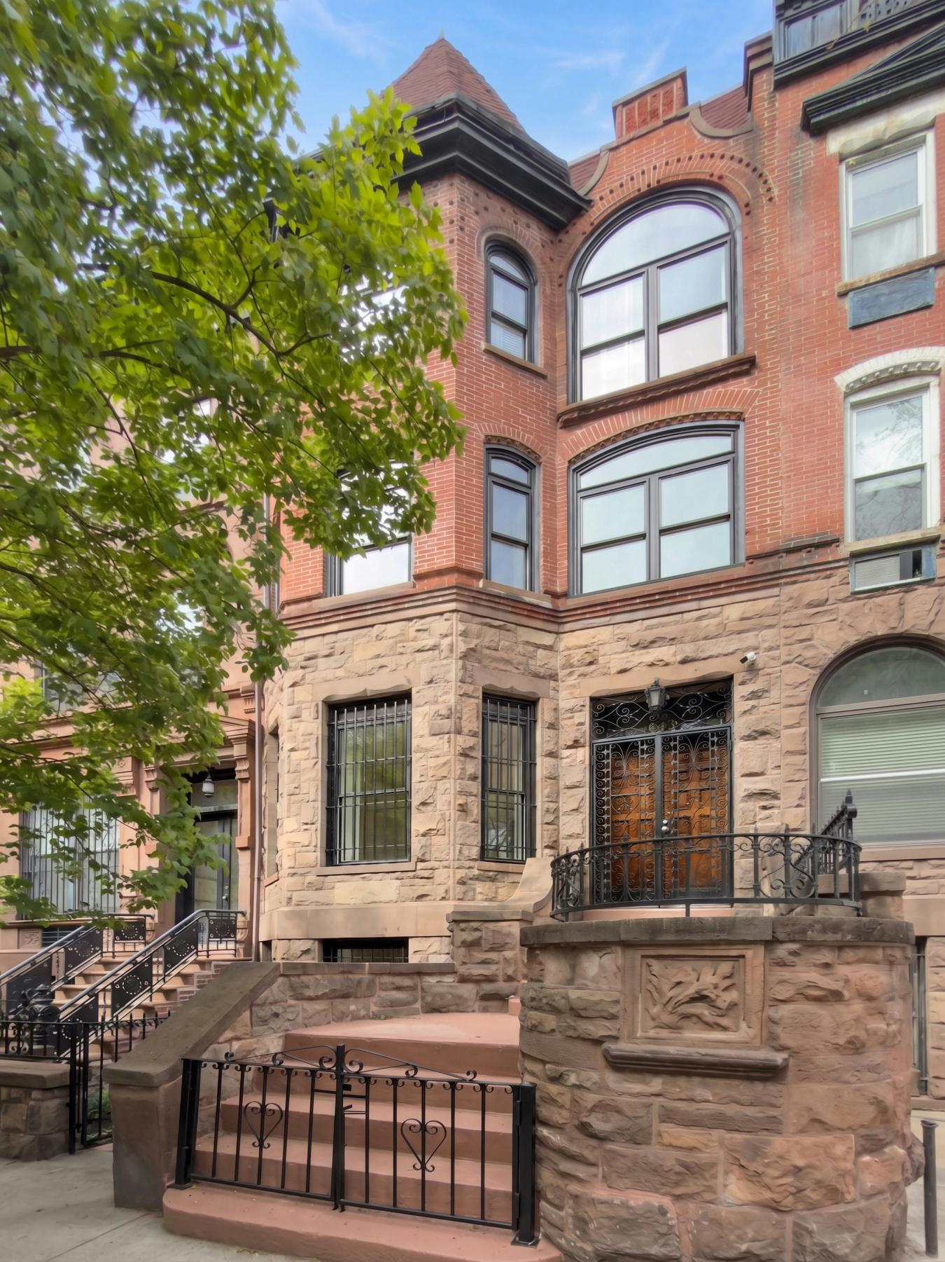 HIGH CEILINGS The late Nineteenth Century architects of Manhattan town – image 1