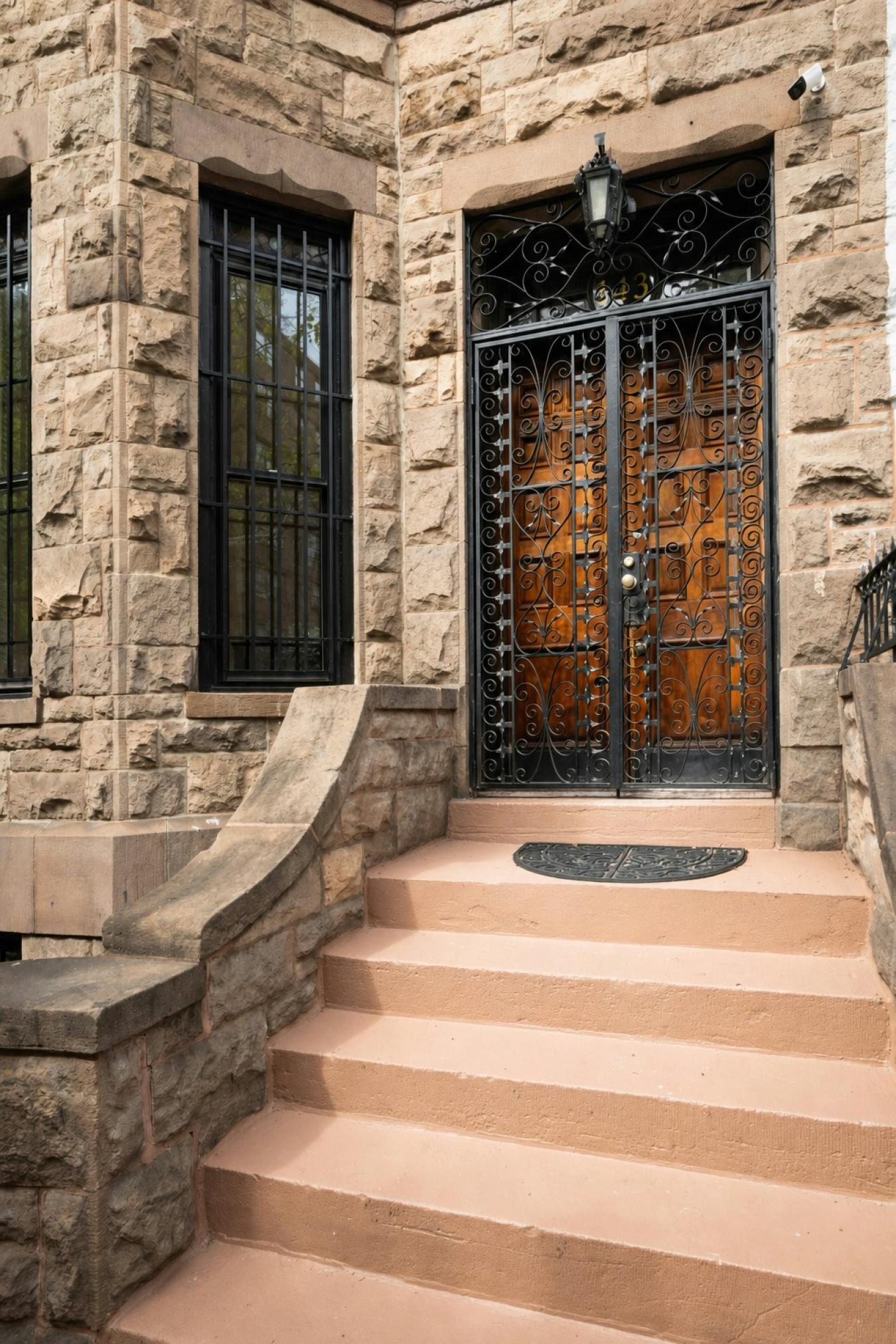 HIGH CEILINGS The late Nineteenth Century architects of Manhattan town – image 2