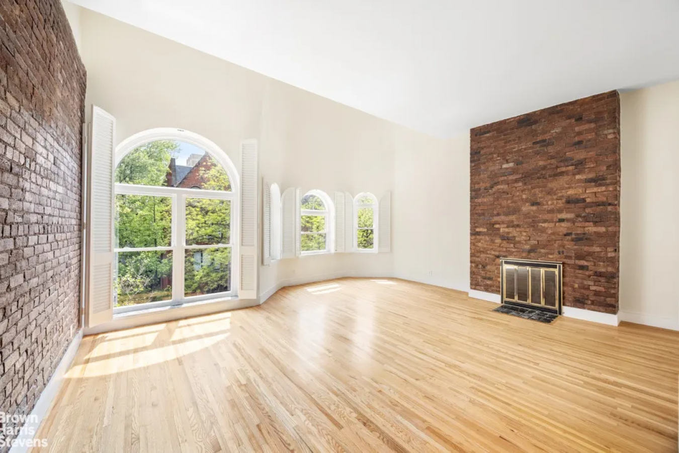 New York, New York, 10025, United States, 5 Bedrooms Bedrooms, ,4 BathroomsBathrooms,Residential,For Sale,2049706