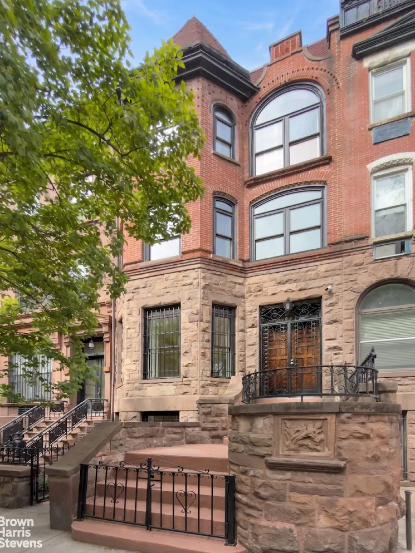 New York, New York, 10025, United States, 5 Bedrooms Bedrooms, ,4 BathroomsBathrooms,Residential,For Sale,2049706