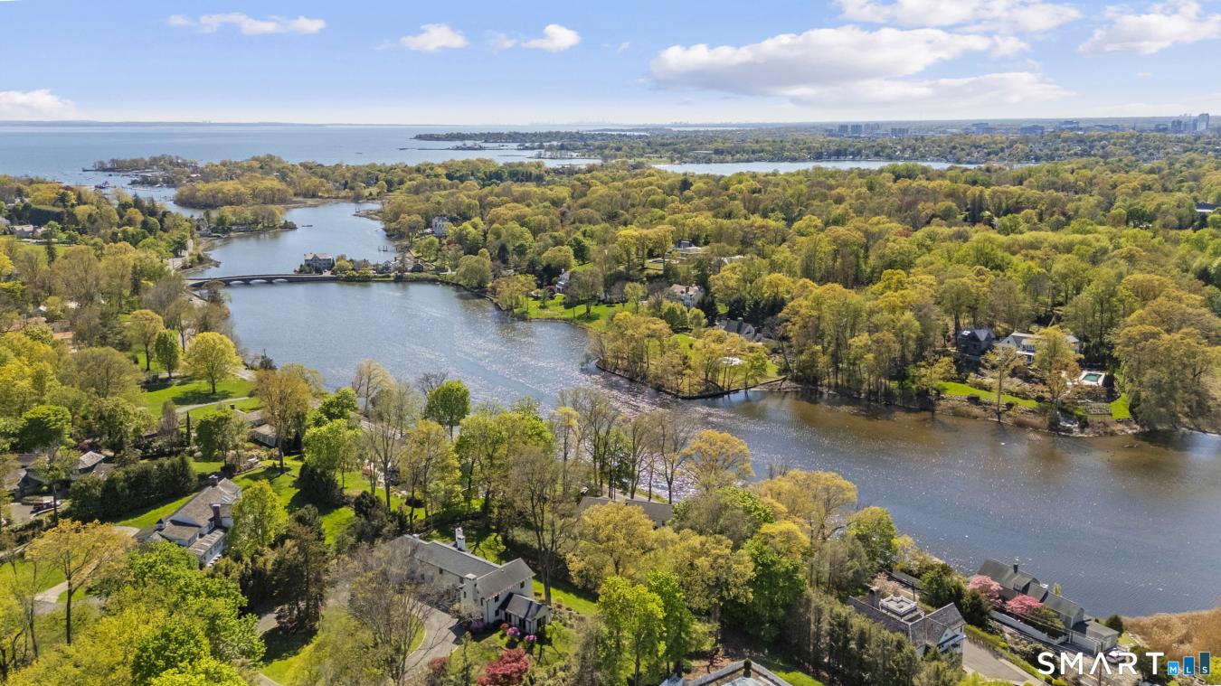 Darien, Connecticut, 06820, United States, 5 Bedrooms Bedrooms, ,4 BathroomsBathrooms,Residential,For Sale,2049704