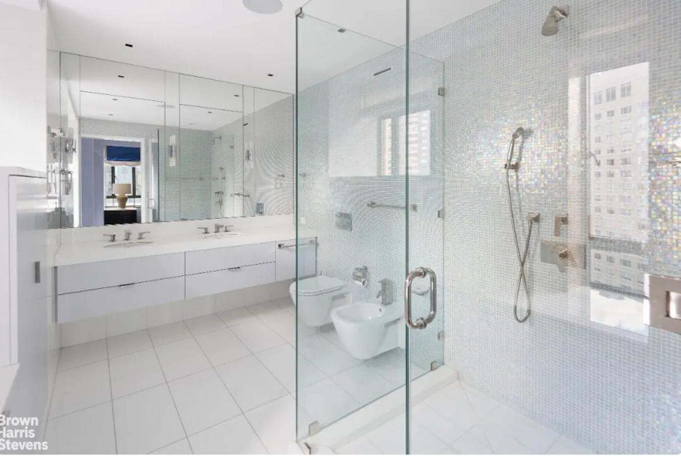 New York, New York, 10023, United States, 2 Bedrooms Bedrooms, ,3 BathroomsBathrooms,Residential,For Sale,2049703