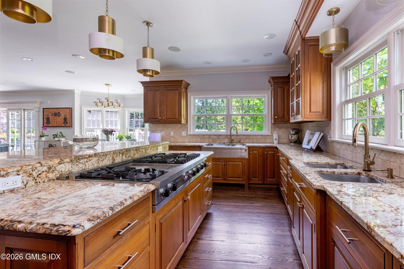 Greenwich, Connecticut, 06831, United States, 5 Bedrooms Bedrooms, ,7 BathroomsBathrooms,Residential,For Sale,2049902