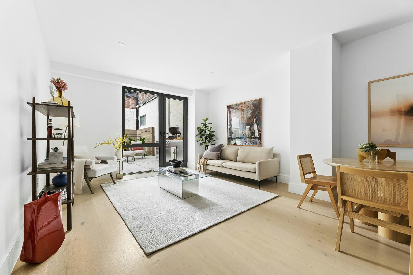 IMMEDIATE OCCUPANCY The Maisonette at Minuet is an exceptionally rare – image 2