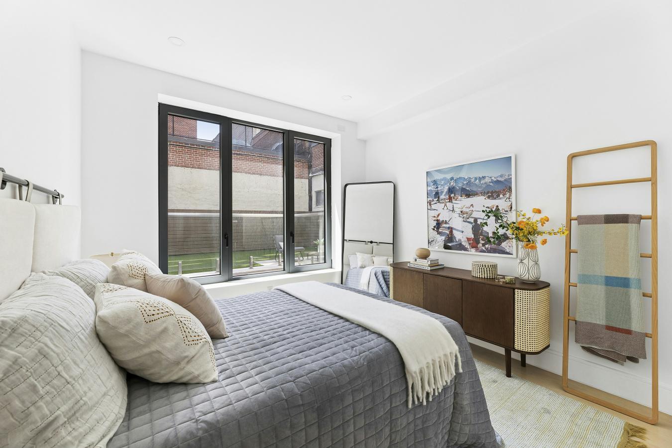 IMMEDIATE OCCUPANCY The Maisonette at Minuet is an exceptionally rare – image 8
