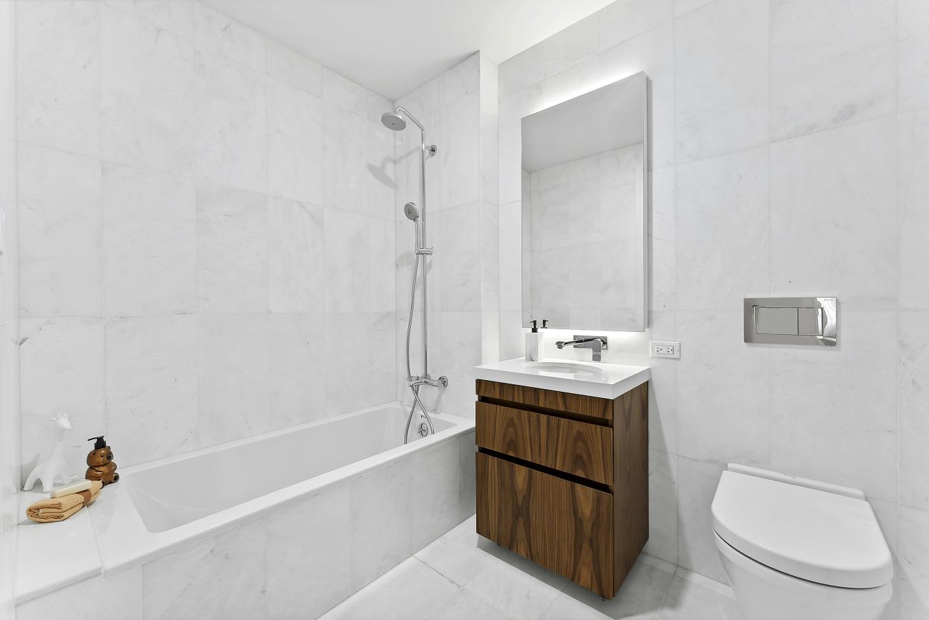 IMMEDIATE OCCUPANCY The Maisonette at Minuet is an exceptionally rare – image 9