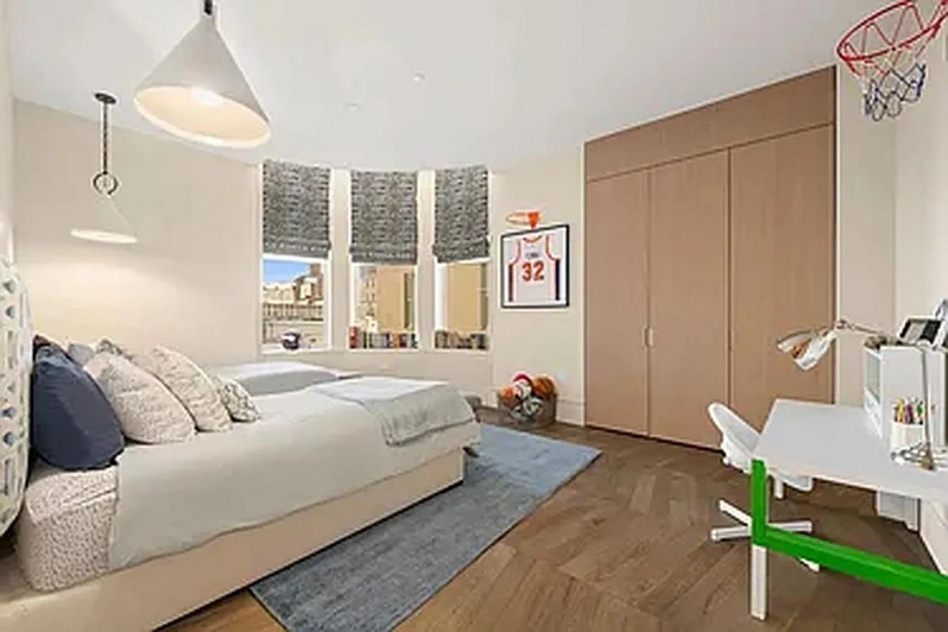 Tribeca, New York, 10007, United States, 3 Bedrooms Bedrooms, ,3 BathroomsBathrooms,Residential,For Sale,2049701