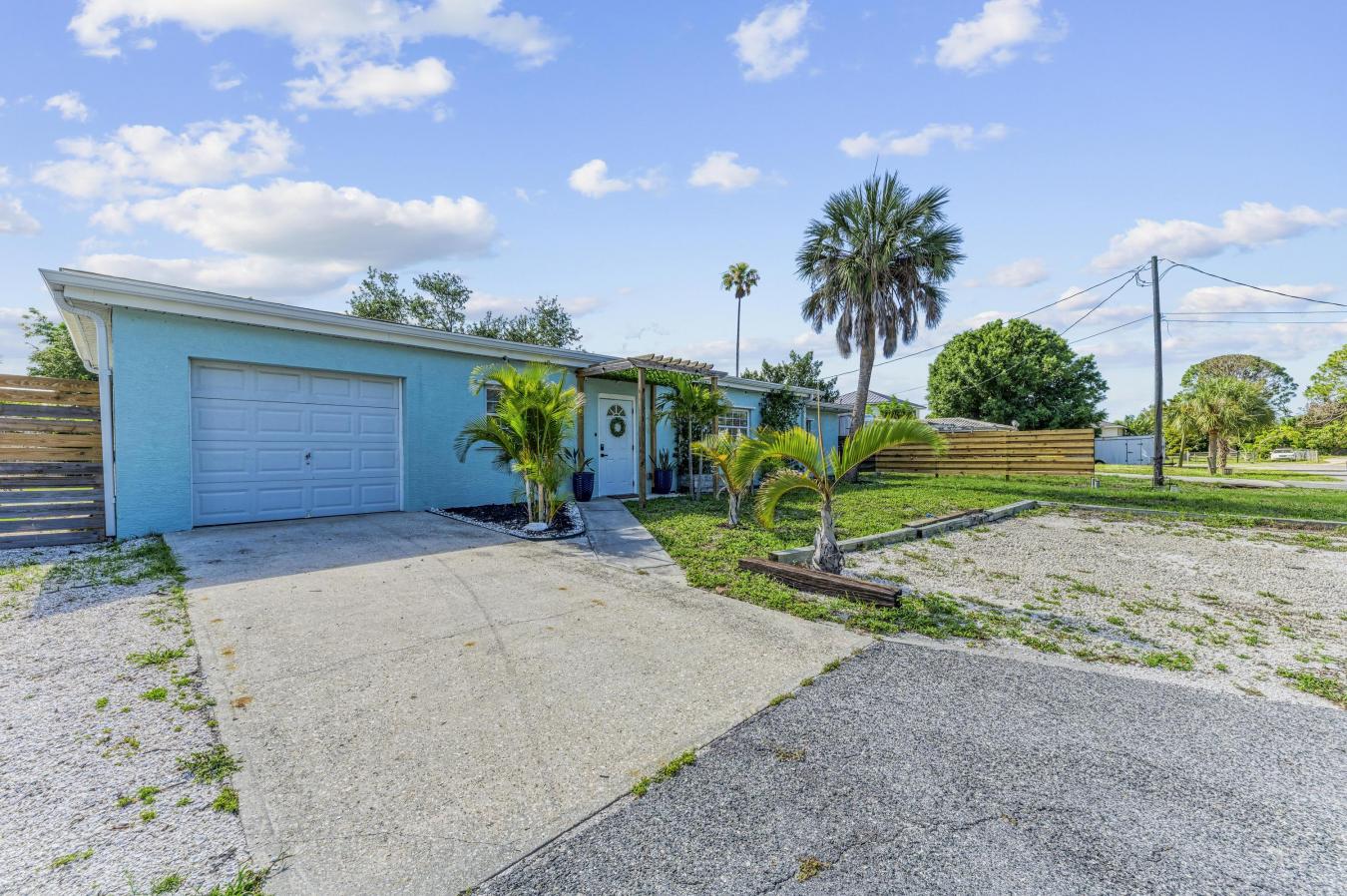 Nokomis, Florida, 34275, United States, 3 Bedrooms Bedrooms, ,1 BathroomBathrooms,Residential,For Sale,2049692