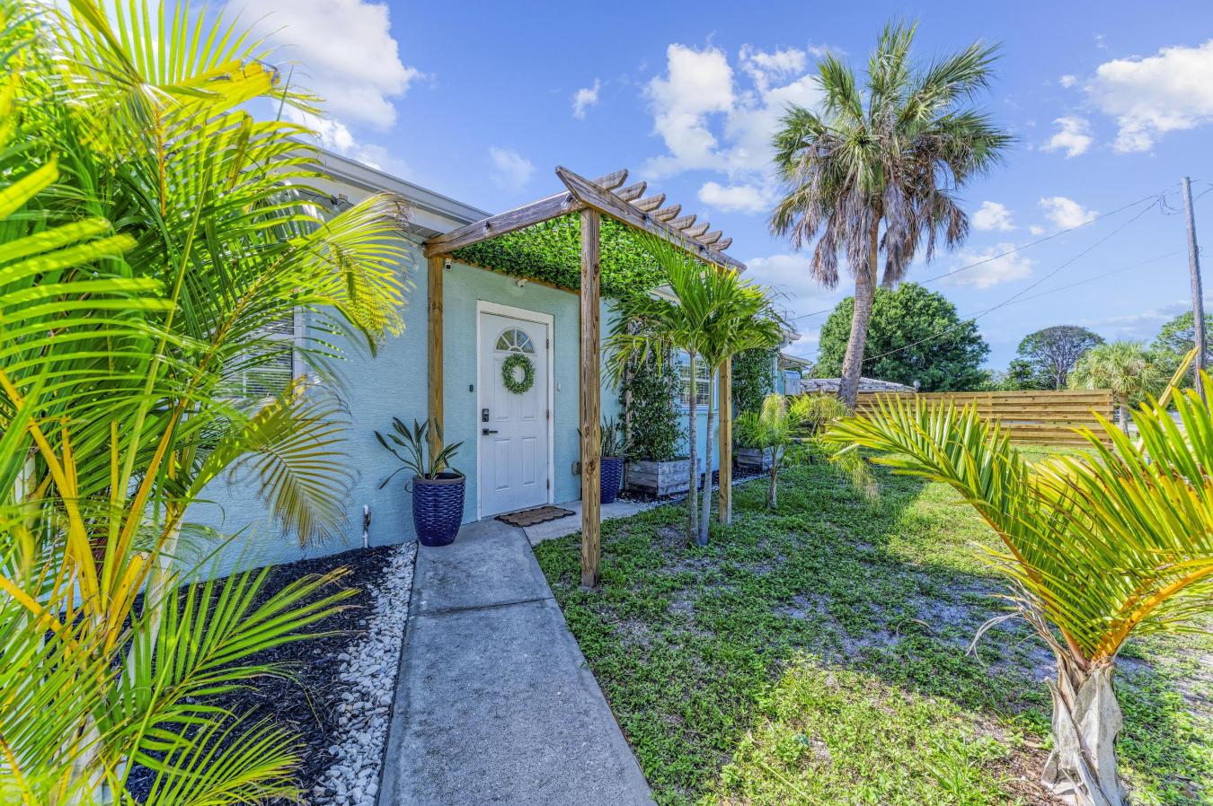 Nokomis, Florida, 34275, United States, 3 Bedrooms Bedrooms, ,1 BathroomBathrooms,Residential,For Sale,2049692