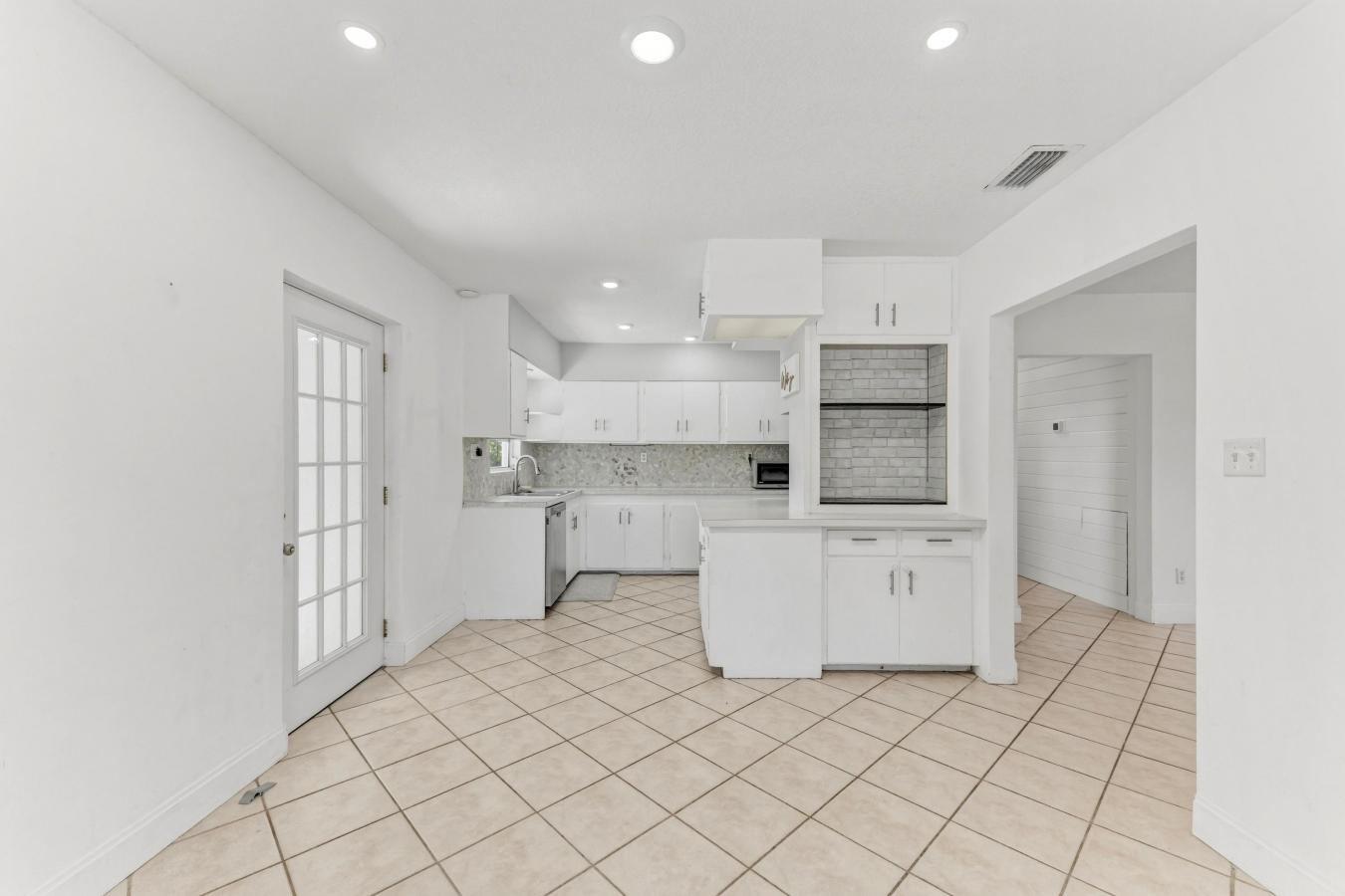 Nokomis, Florida, 34275, United States, 3 Bedrooms Bedrooms, ,1 BathroomBathrooms,Residential,For Sale,2049692