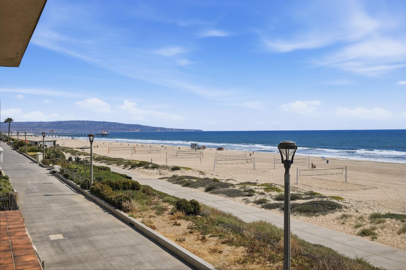 Manhattan Beach, California, 90266, United States, 4 Bedrooms Bedrooms, ,2 BathroomsBathrooms,Residential,For Sale,2049691