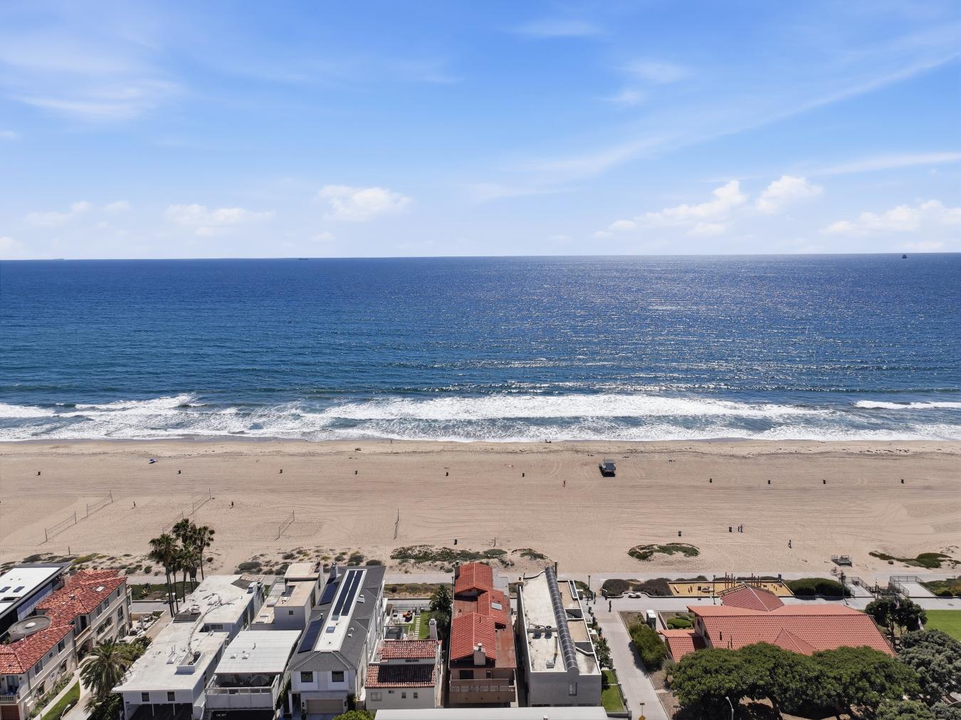 Manhattan Beach, California, 90266, United States, 4 Bedrooms Bedrooms, ,2 BathroomsBathrooms,Residential,For Sale,2049691