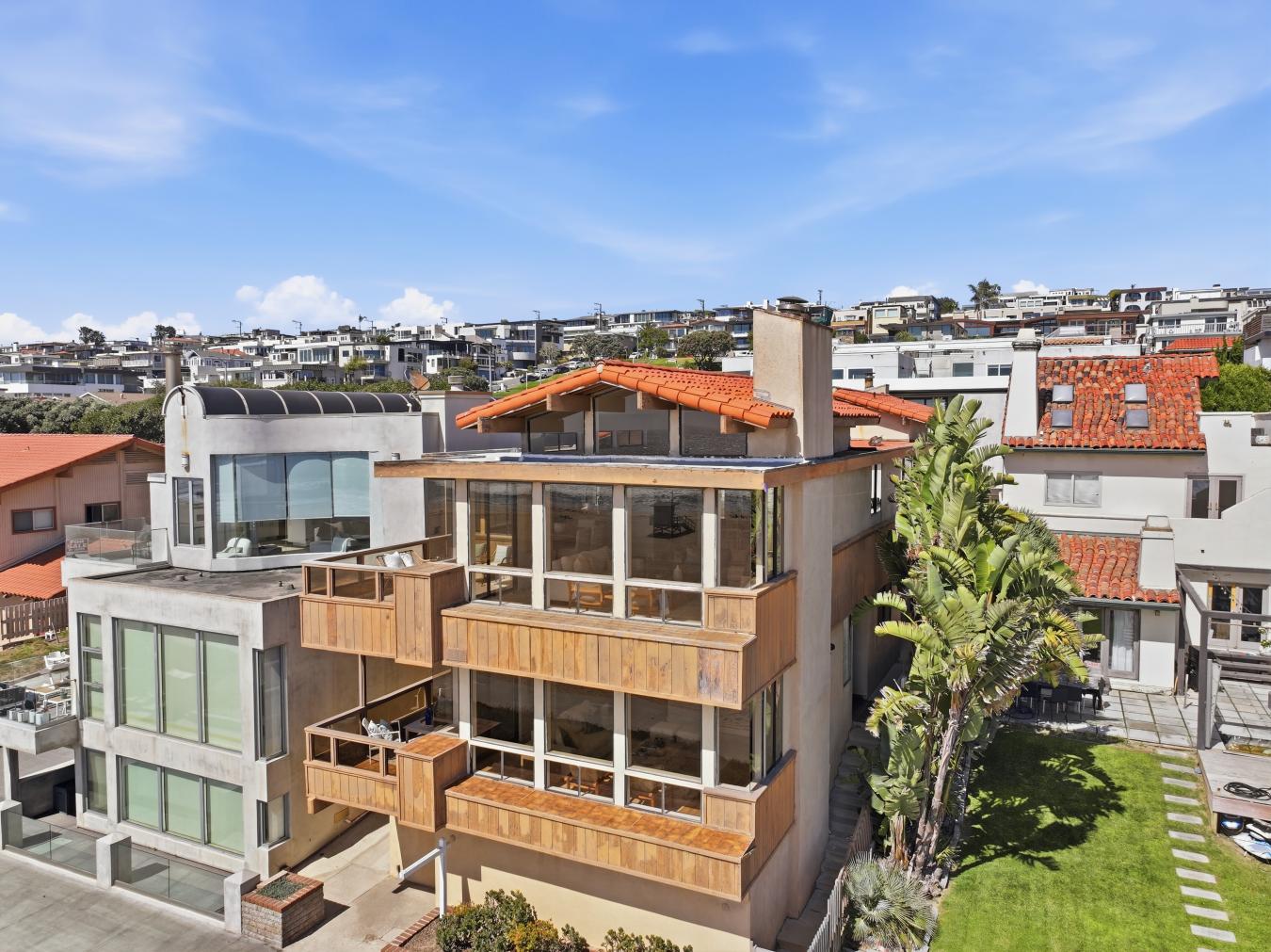Manhattan Beach, California, 90266, United States, 4 Bedrooms Bedrooms, ,2 BathroomsBathrooms,Residential,For Sale,2049691