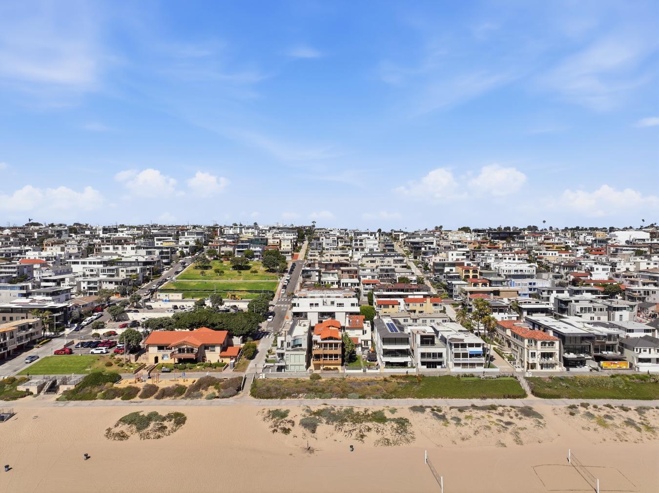 Manhattan Beach, California, 90266, United States, 4 Bedrooms Bedrooms, ,2 BathroomsBathrooms,Residential,For Sale,2049691