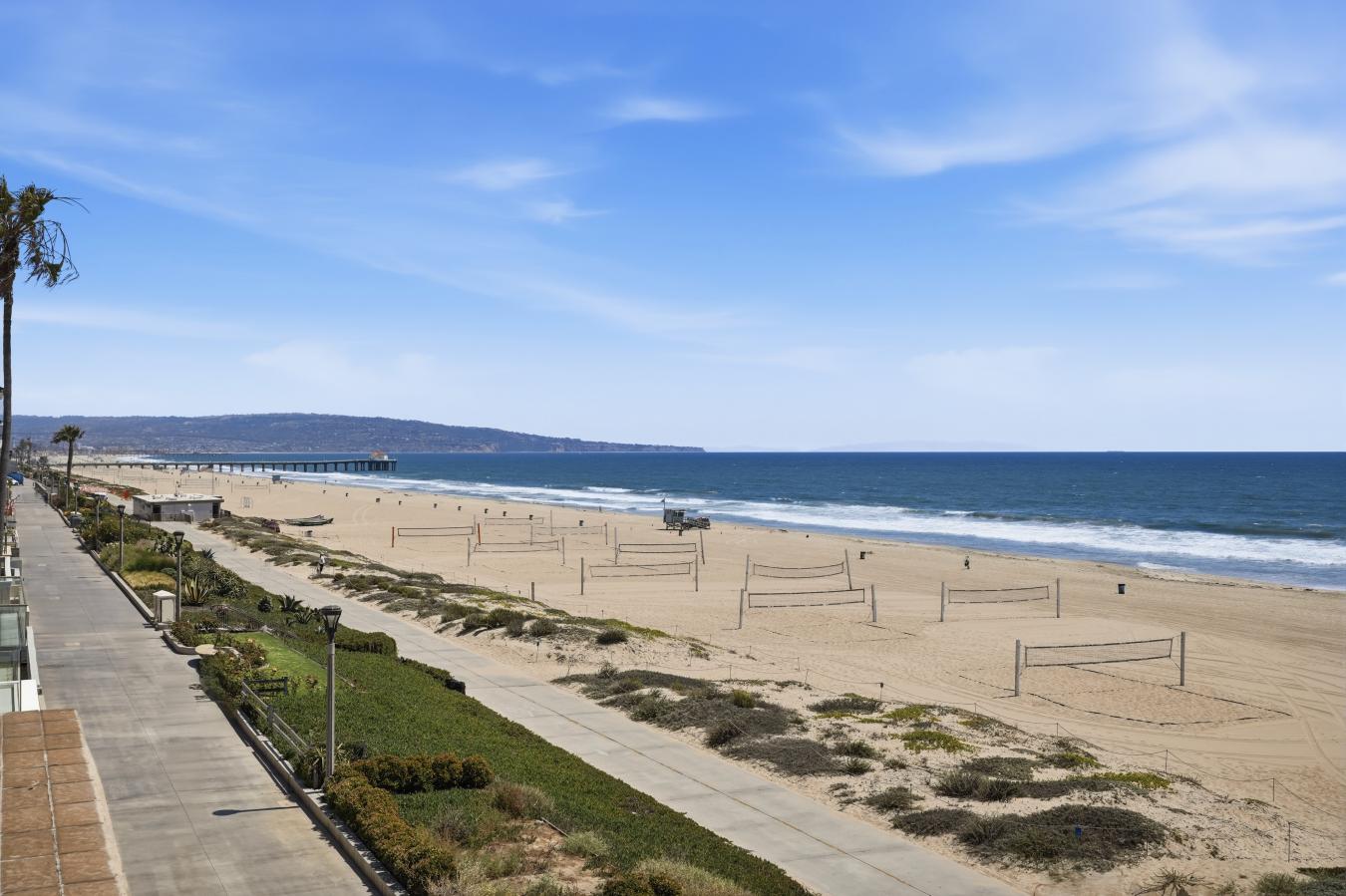 Manhattan Beach, California, 90266, United States, 4 Bedrooms Bedrooms, ,2 BathroomsBathrooms,Residential,For Sale,2049691