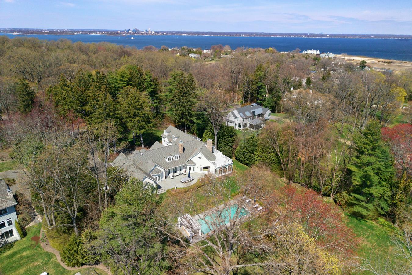 Elmont, New York, 11050, United States, 5 Bedrooms Bedrooms, ,5 BathroomsBathrooms,Residential,For Sale,2049685