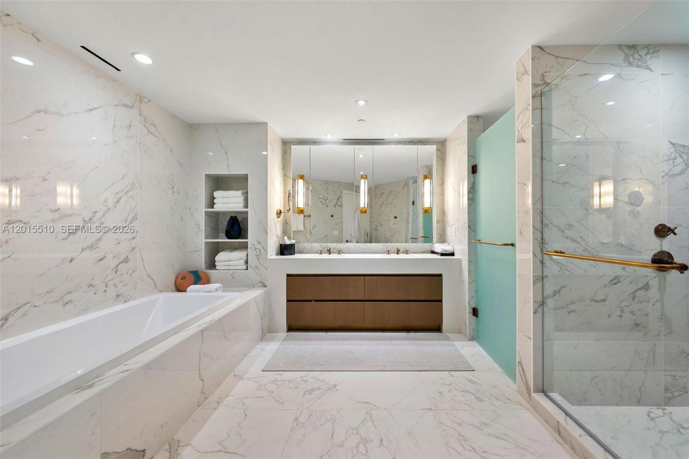 Fort Lauderdale, Florida, 33304, United States, 2 Bedrooms Bedrooms, ,3 BathroomsBathrooms,Residential,For Sale,2049684