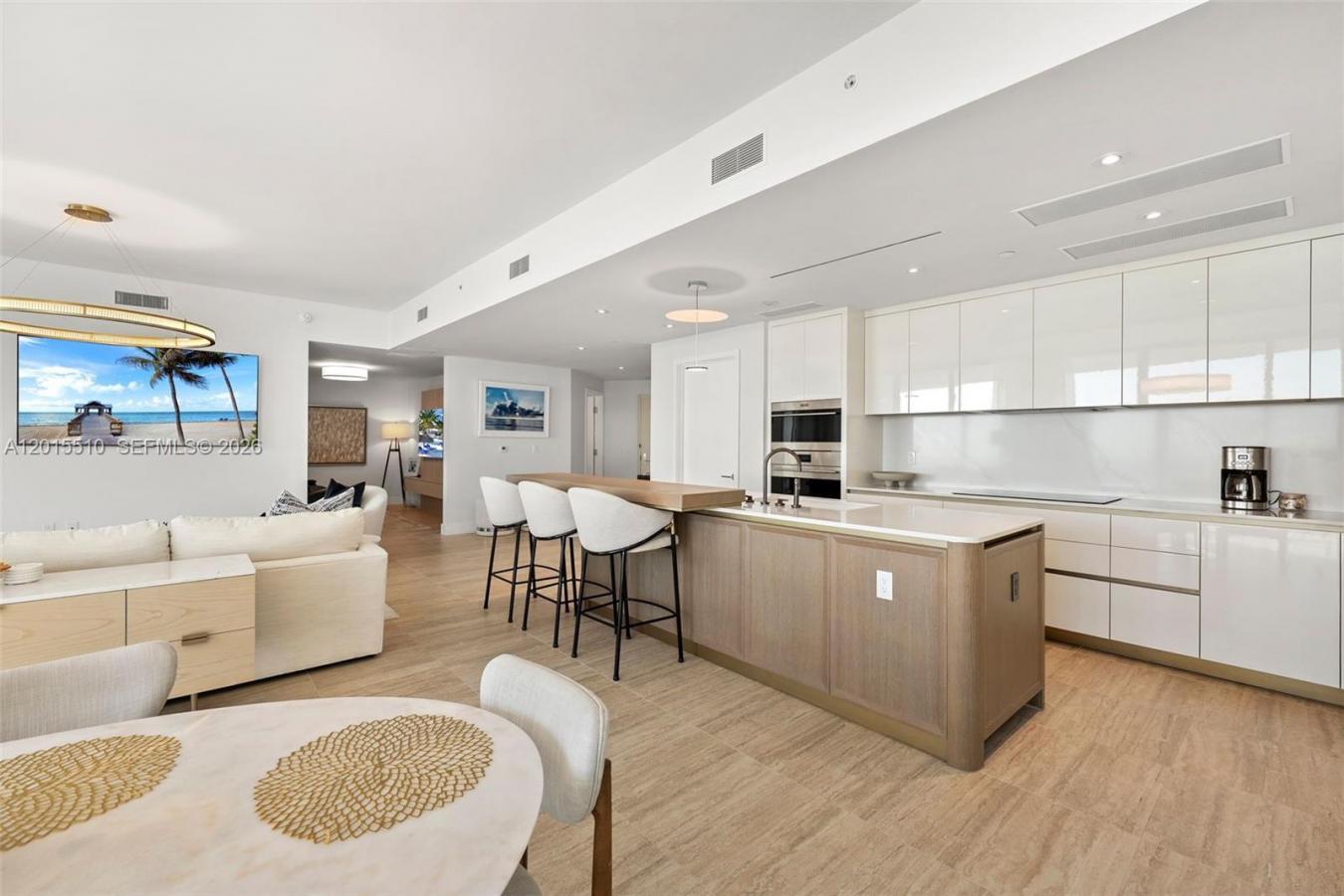 Fort Lauderdale, Florida, 33304, United States, 2 Bedrooms Bedrooms, ,3 BathroomsBathrooms,Residential,For Sale,2049684
