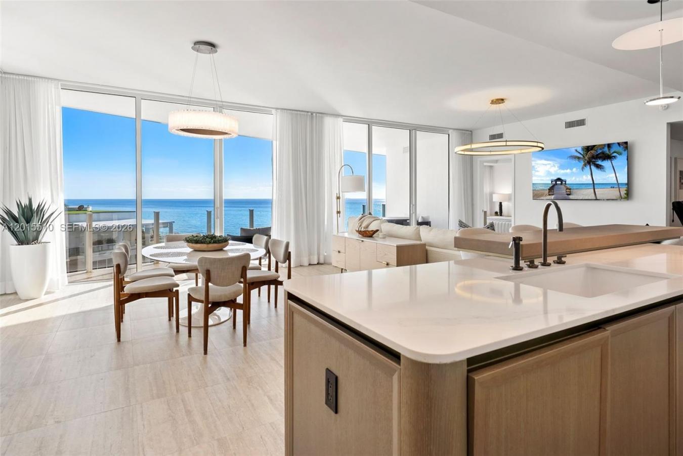 Fort Lauderdale, Florida, 33304, United States, 2 Bedrooms Bedrooms, ,3 BathroomsBathrooms,Residential,For Sale,2049684