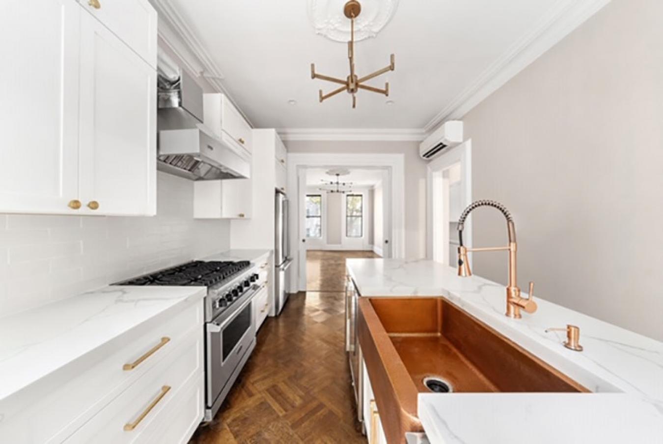 Williamsburg, North side, New York, 11211, United States, 4 Bedrooms Bedrooms, ,6 BathroomsBathrooms,Residential,For Sale,2049683