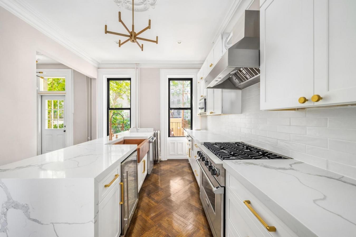 Williamsburg, North side, New York, 11211, United States, 4 Bedrooms Bedrooms, ,6 BathroomsBathrooms,Residential,For Sale,2049683