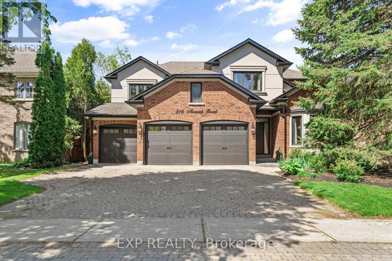 Newmarket, ON, L3X1K8, Canada, 6 Bedrooms Bedrooms, ,4 BathroomsBathrooms,Residential,For Sale,2049681