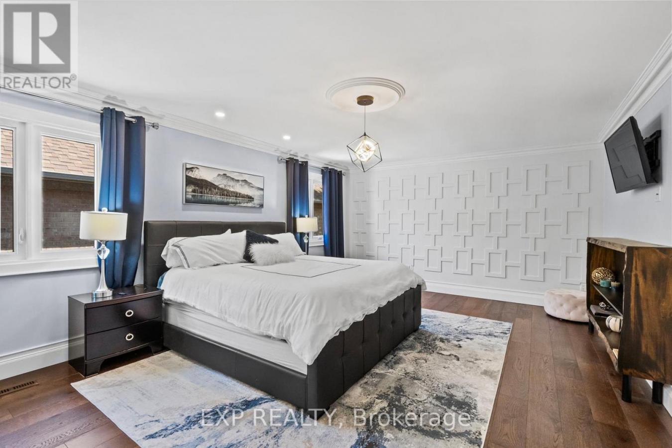 Newmarket, ON, L3X1K8, Canada, 6 Bedrooms Bedrooms, ,4 BathroomsBathrooms,Residential,For Sale,2049681