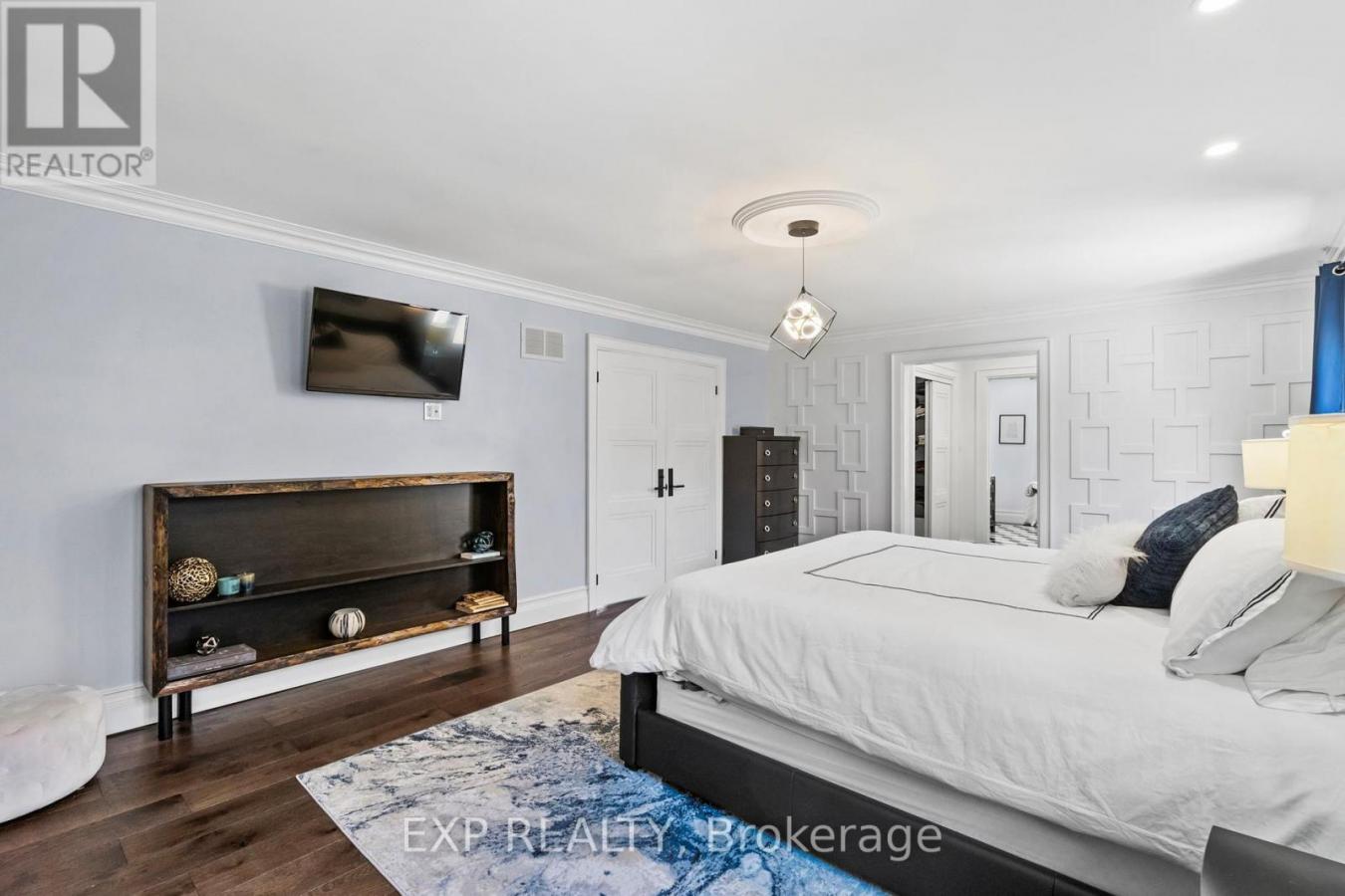 Newmarket, ON, L3X1K8, Canada, 6 Bedrooms Bedrooms, ,4 BathroomsBathrooms,Residential,For Sale,2049681