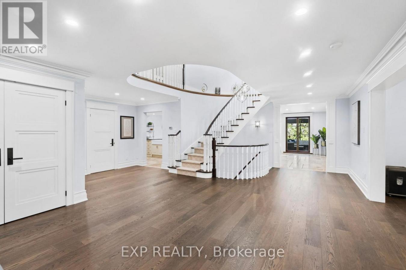 Newmarket, ON, L3X1K8, Canada, 6 Bedrooms Bedrooms, ,4 BathroomsBathrooms,Residential,For Sale,2049681