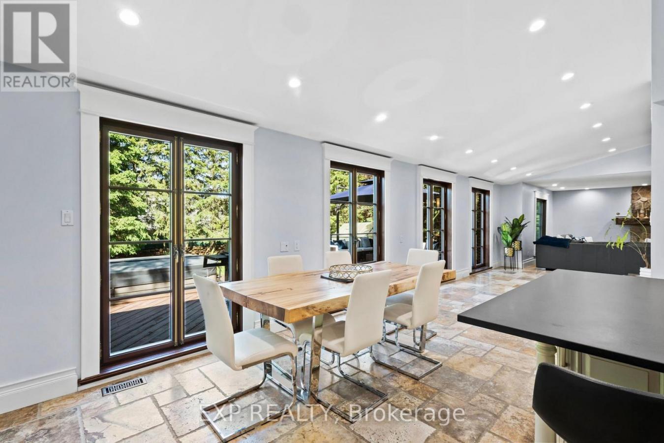 Newmarket, ON, L3X1K8, Canada, 6 Bedrooms Bedrooms, ,4 BathroomsBathrooms,Residential,For Sale,2049681