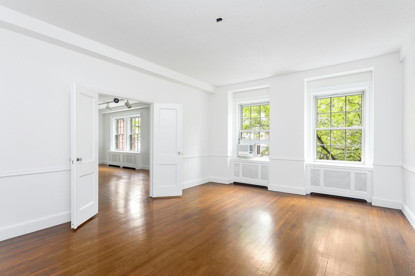 New York, New York, 10021, United States, 5 Bedrooms Bedrooms, ,4 BathroomsBathrooms,Residential,For Sale,2049680