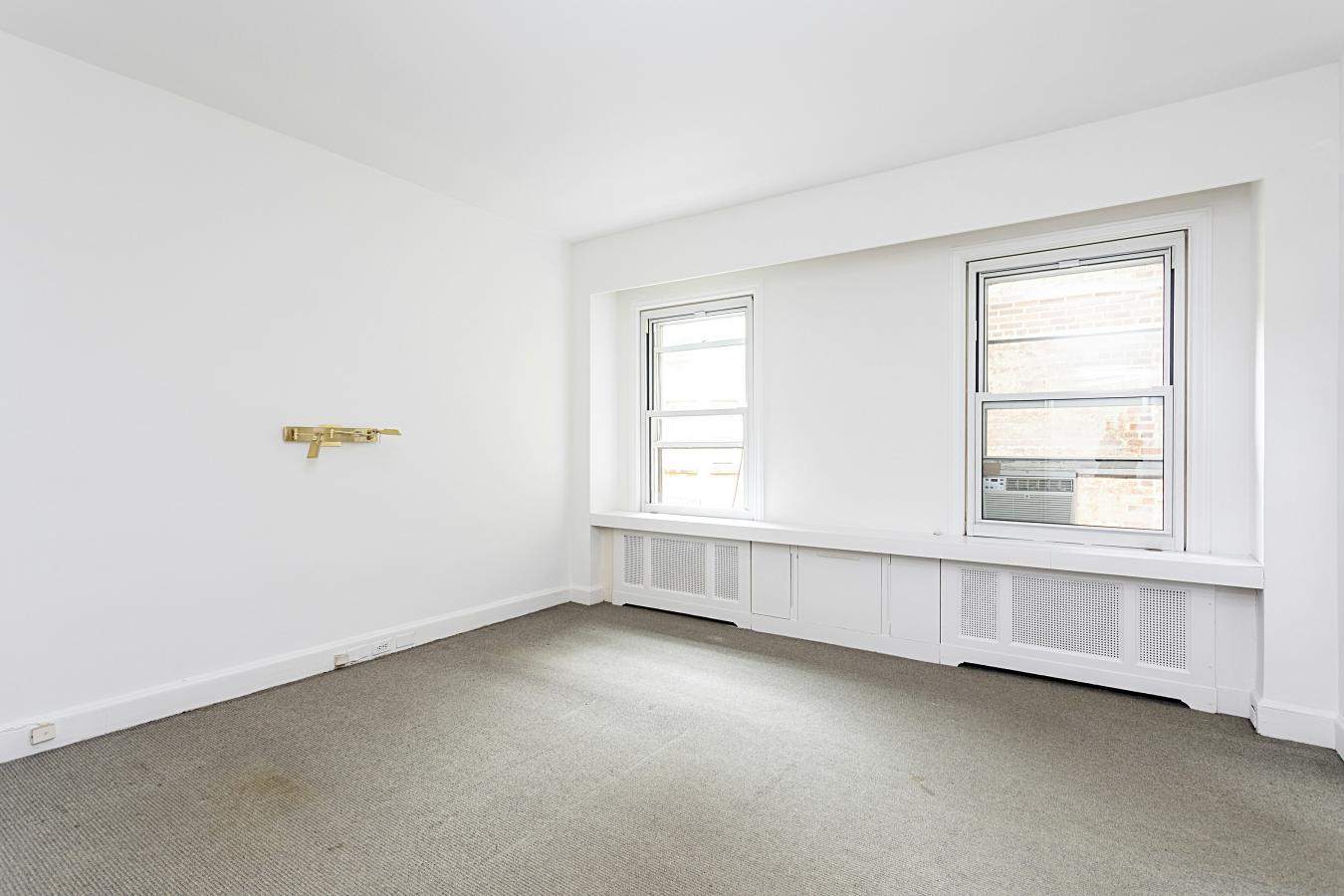 New York, New York, 10021, United States, 5 Bedrooms Bedrooms, ,4 BathroomsBathrooms,Residential,For Sale,2049680