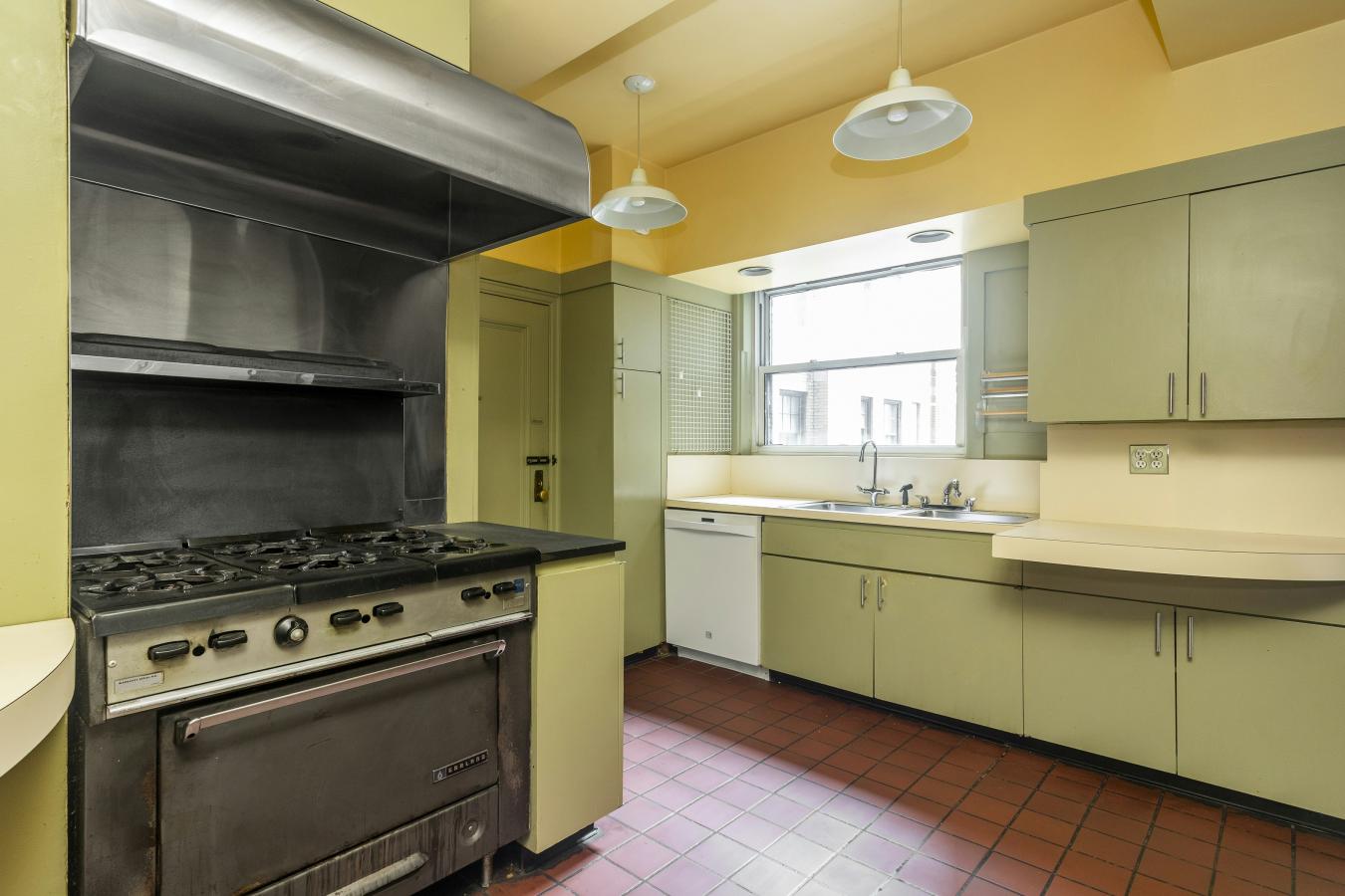 New York, New York, 10021, United States, 5 Bedrooms Bedrooms, ,4 BathroomsBathrooms,Residential,For Sale,2049680
