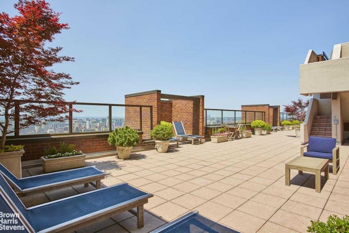 New York, New York, 10128, United States, 3 Bedrooms Bedrooms, ,2 BathroomsBathrooms,Residential,For Sale,2049678