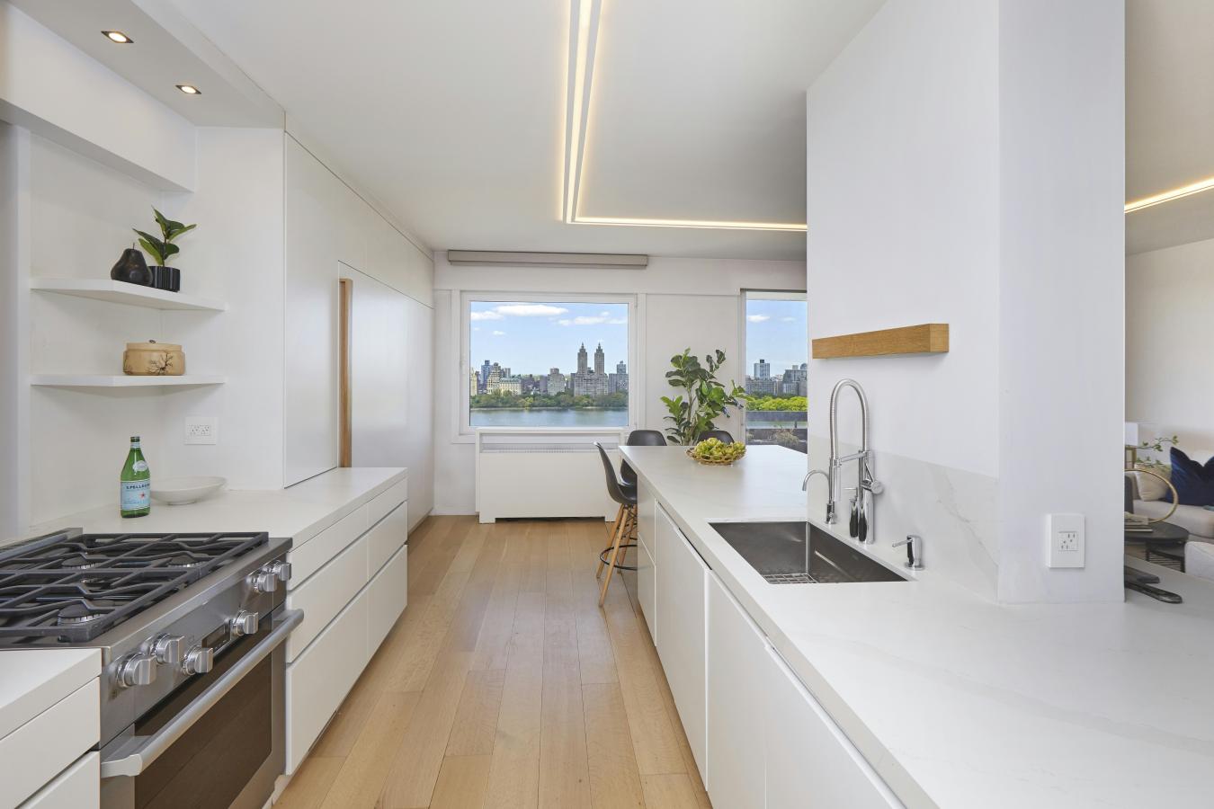 New York, New York, 10128, United States, 3 Bedrooms Bedrooms, ,2 BathroomsBathrooms,Residential,For Sale,2049678
