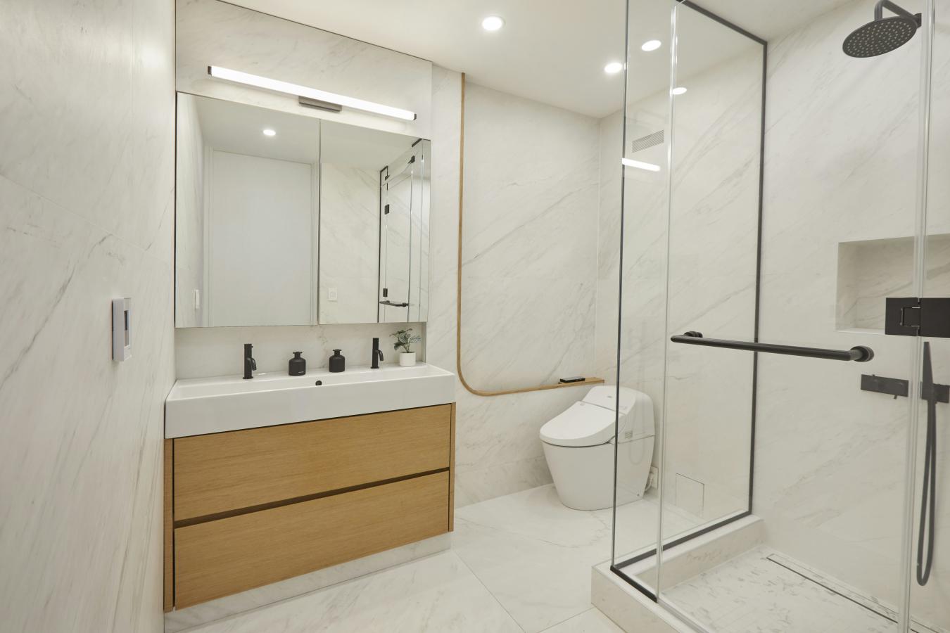 New York, New York, 10128, United States, 3 Bedrooms Bedrooms, ,2 BathroomsBathrooms,Residential,For Sale,2049678