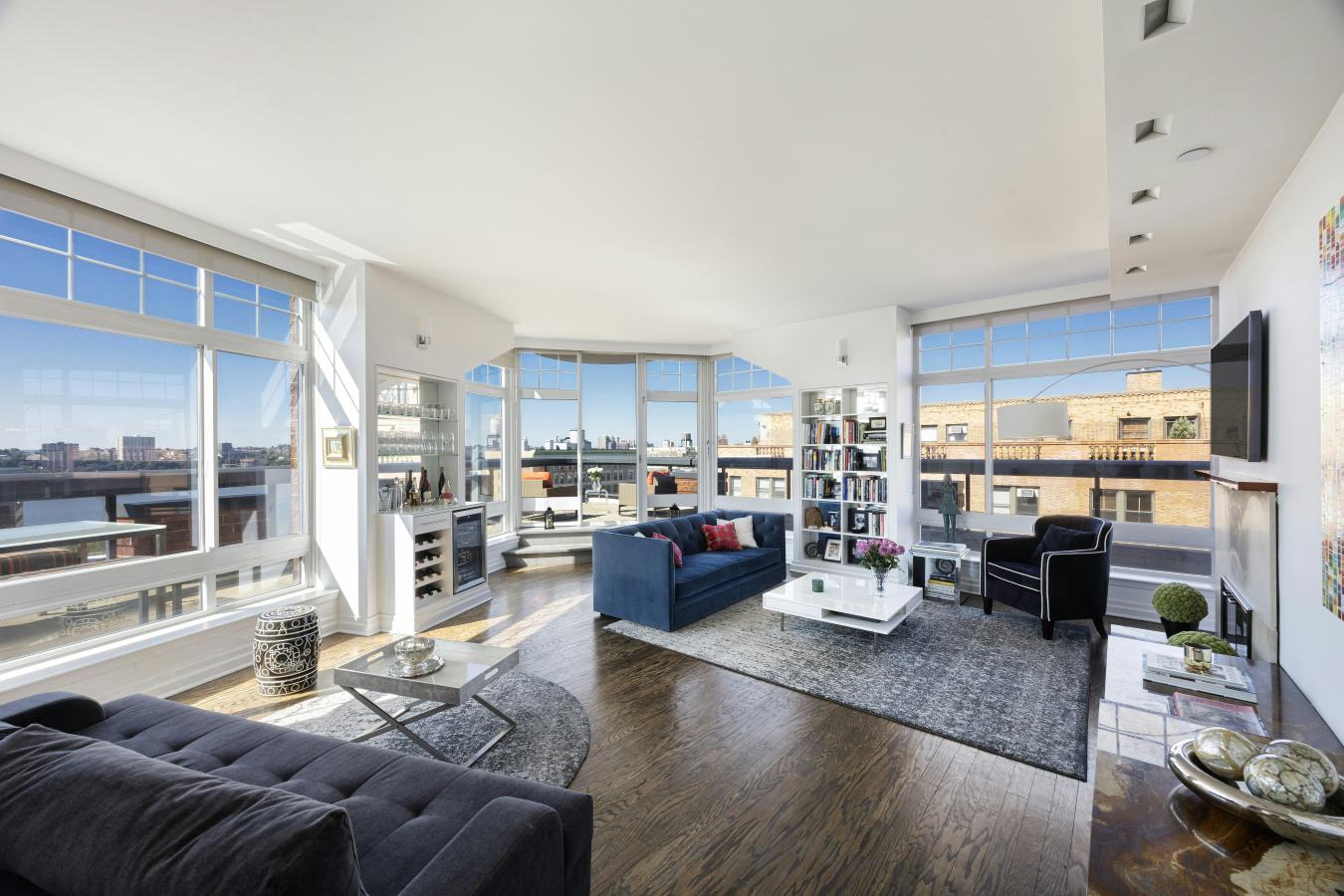 New York, New York, 10025, United States, 4 Bedrooms Bedrooms, ,3 BathroomsBathrooms,Residential,For Sale,2049677