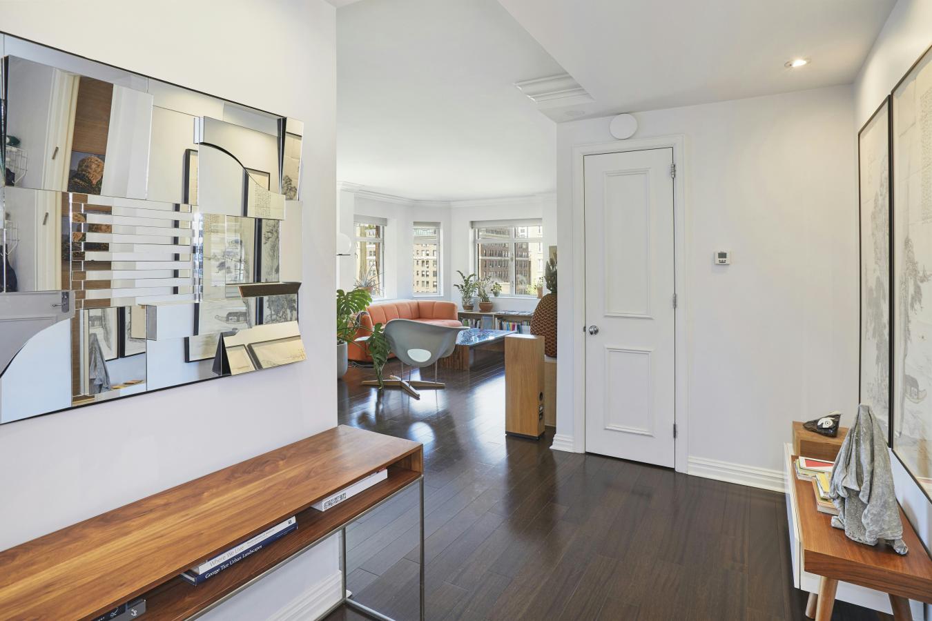 New York, New York, 10021, United States, 3 Bedrooms Bedrooms, ,3 BathroomsBathrooms,Residential,For Sale,2049676