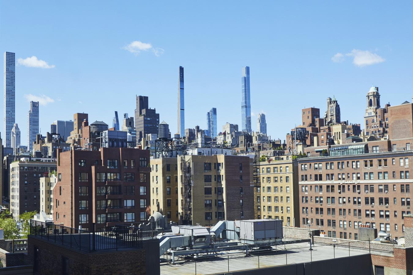 New York, New York, 10021, United States, 3 Bedrooms Bedrooms, ,3 BathroomsBathrooms,Residential,For Sale,2049676
