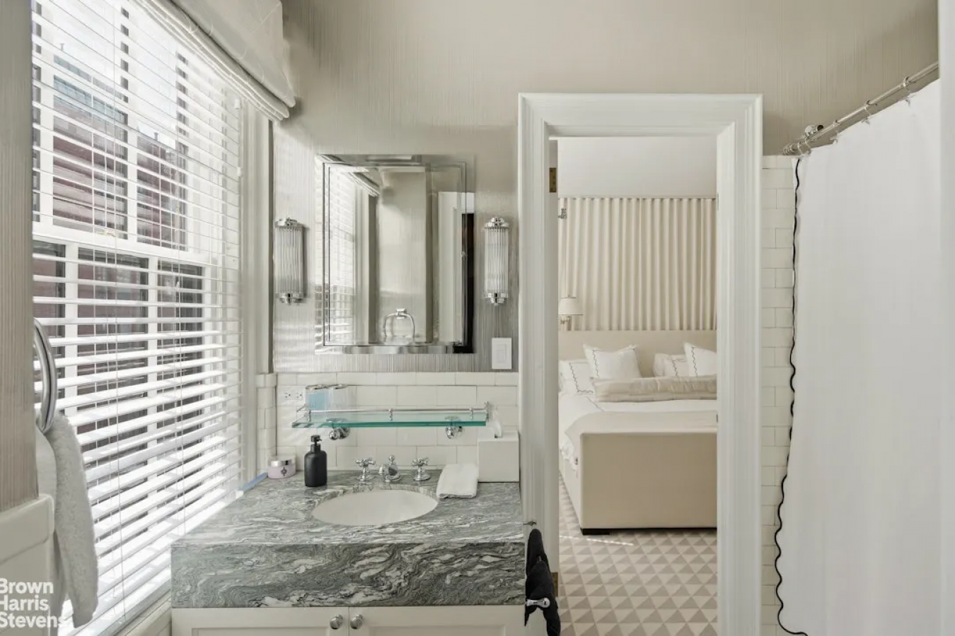 New York, New York, 10128, United States, 4 Bedrooms Bedrooms, ,4 BathroomsBathrooms,Residential,For Sale,2049672