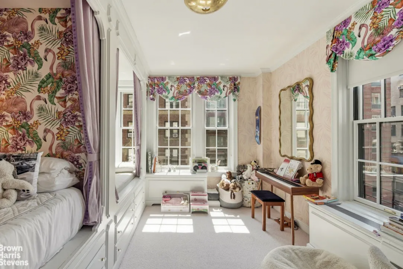 New York, New York, 10128, United States, 4 Bedrooms Bedrooms, ,4 BathroomsBathrooms,Residential,For Sale,2049672
