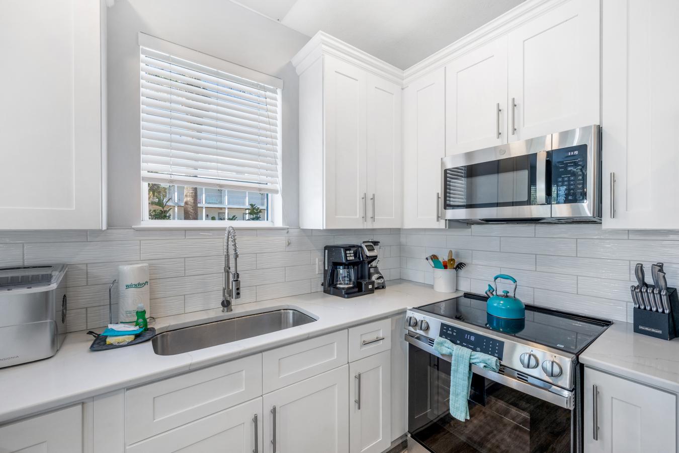 Destin, Florida, 32541, United States, 6 Bedrooms Bedrooms, ,5 BathroomsBathrooms,Residential,For Sale,2049671