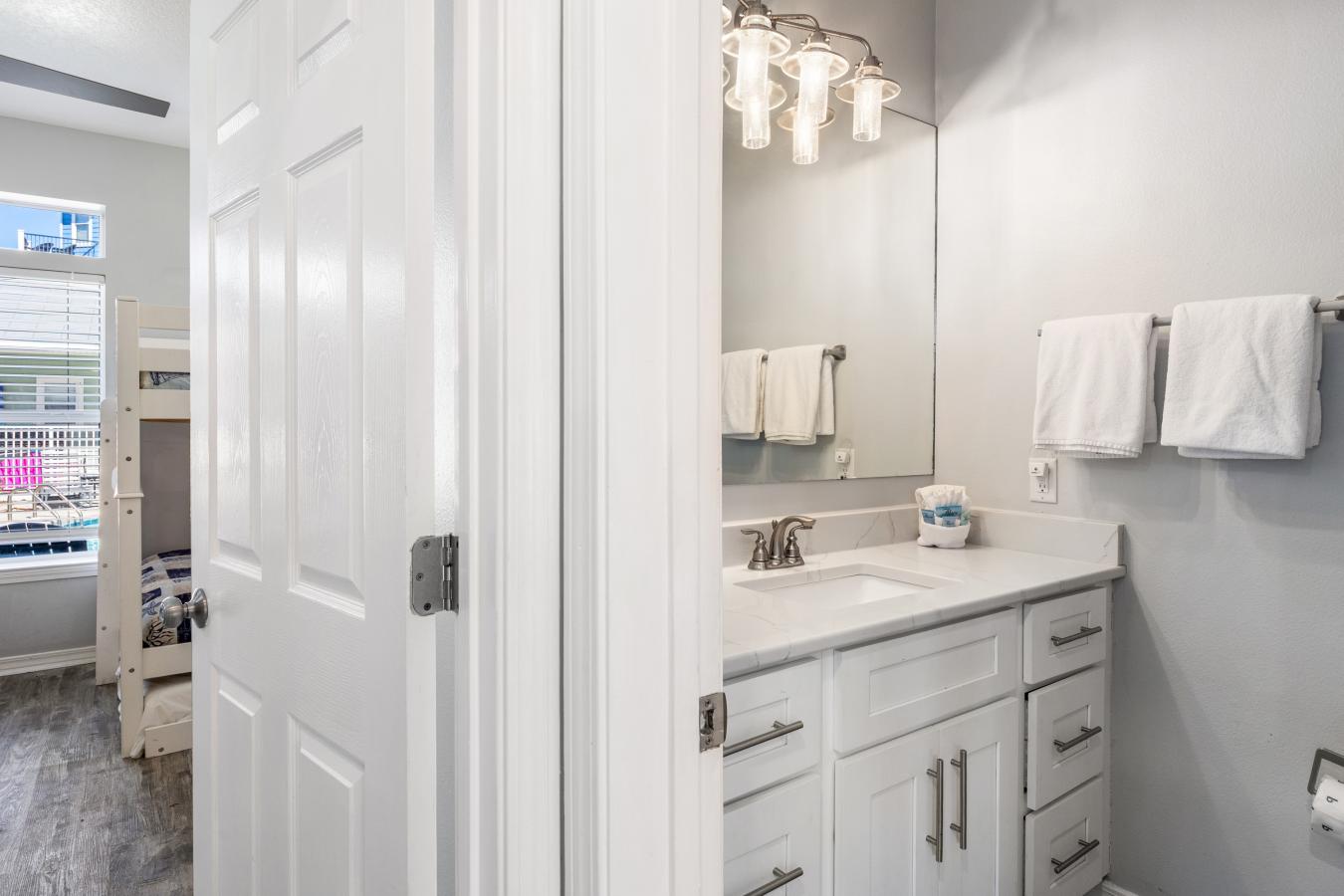 Destin, Florida, 32541, United States, 6 Bedrooms Bedrooms, ,5 BathroomsBathrooms,Residential,For Sale,2049671