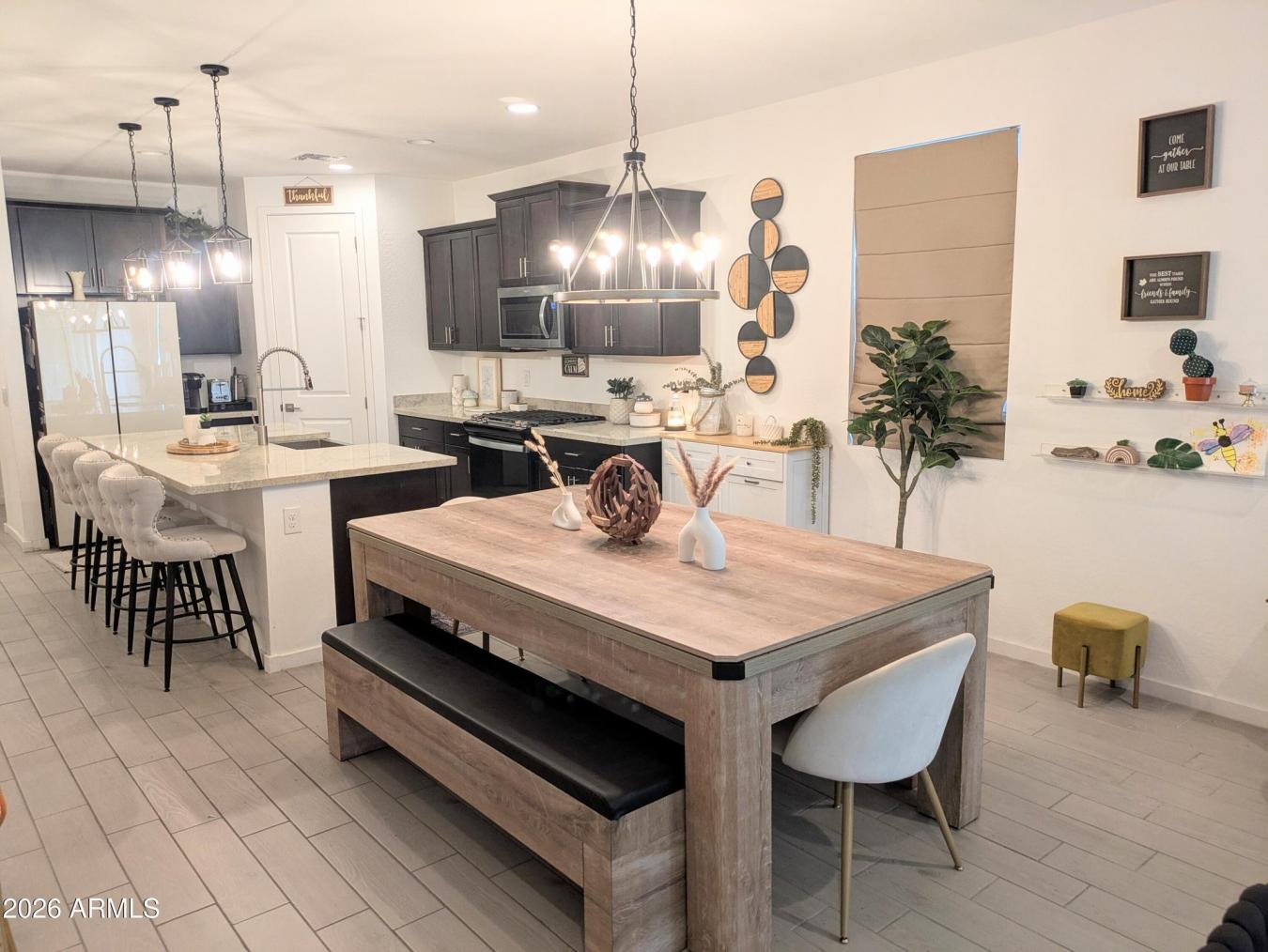 Single Story-Split Floorplan-Ensuite-3 full Bathrooms- Flex Room-Open – image 4