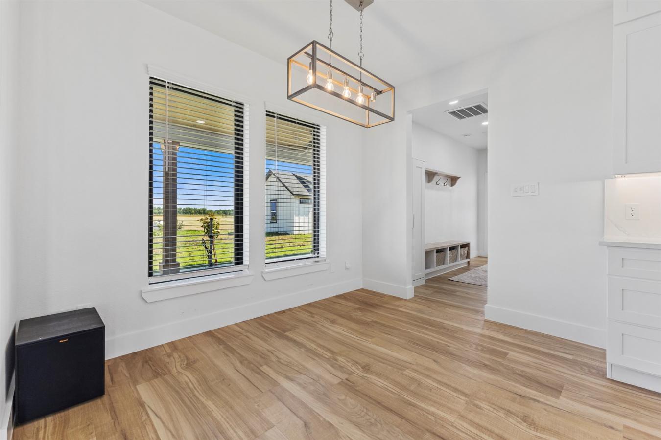 Ennis, Ellis, 75119, United States, 4 Bedrooms Bedrooms, ,3 BathroomsBathrooms,Residential,For Sale,2049664