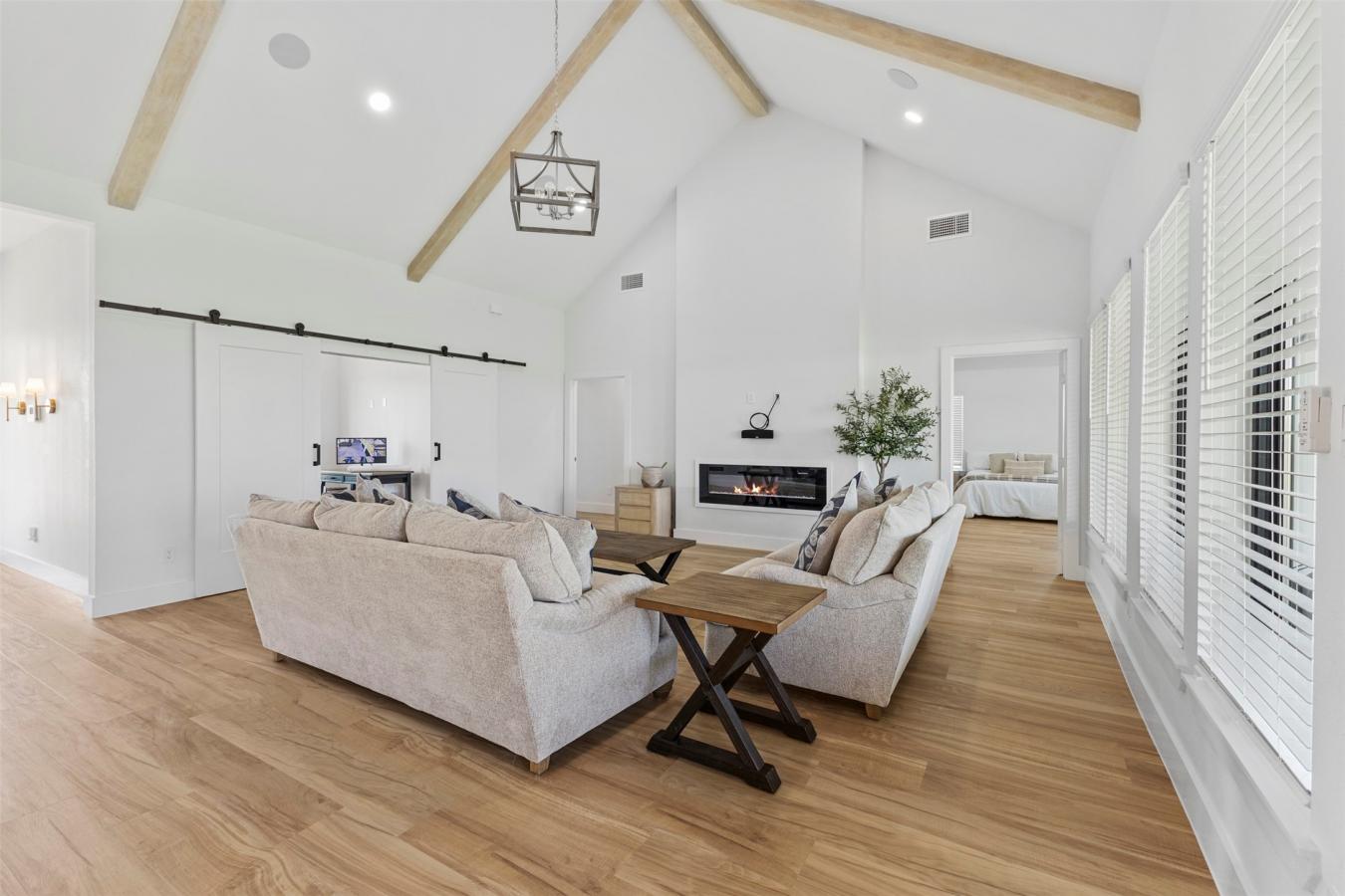 Ennis, Ellis, 75119, United States, 4 Bedrooms Bedrooms, ,3 BathroomsBathrooms,Residential,For Sale,2049664